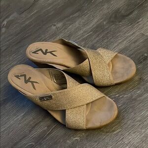 Anne Klein Gold Criss-Cross Sandals Good Condition size 10